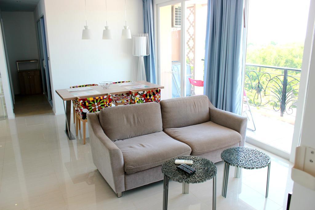 Atlantis Condo Resort Jomtien Beach Rum bild