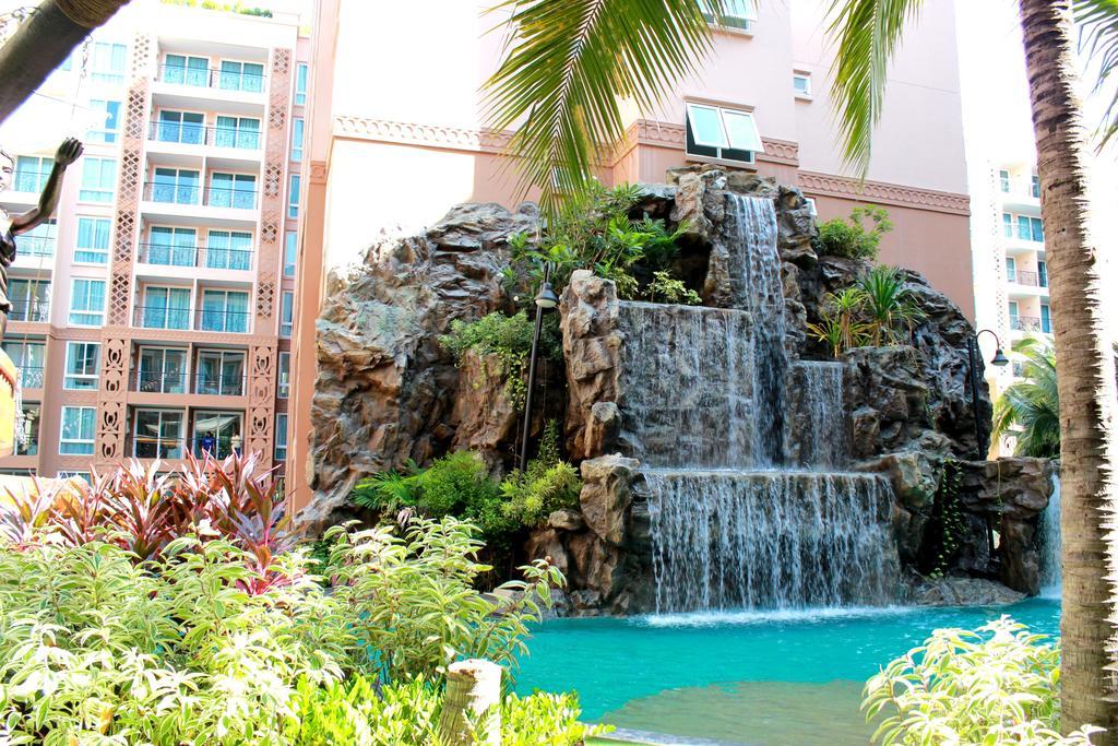 Atlantis Condo Resort Jomtien Beach Rum bild