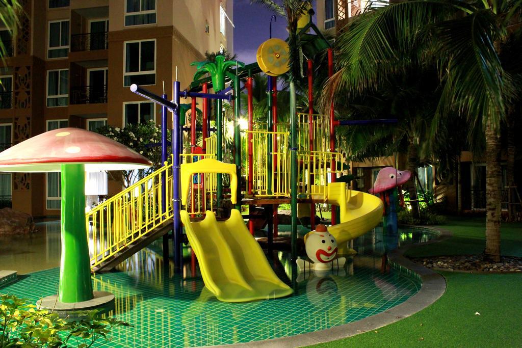 Atlantis Condo Resort Jomtien Beach Rum bild