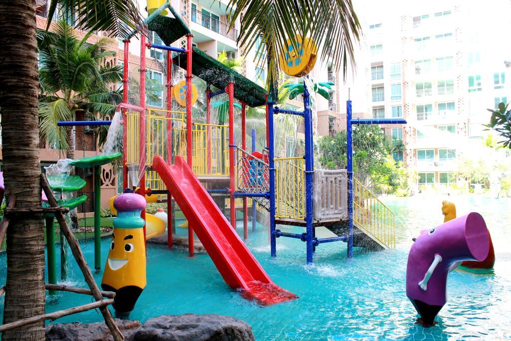 Atlantis Condo Resort Jomtien Beach Rum bild