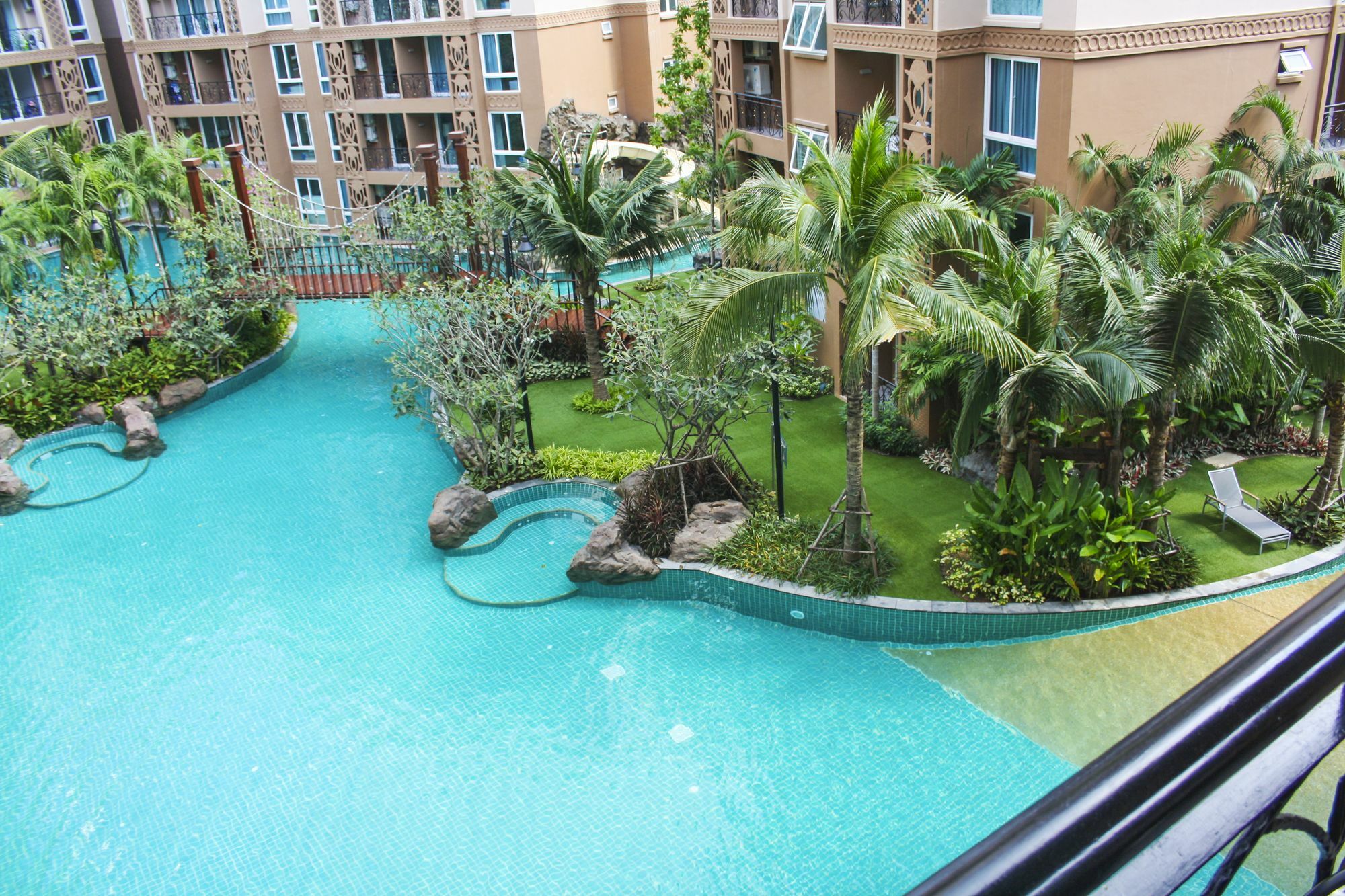 Atlantis Condo Resort Jomtien Beach Exteriör bild